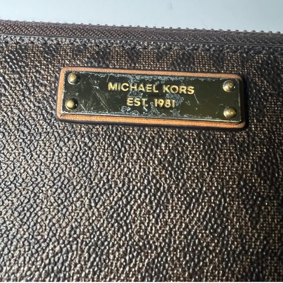 Michael Kors Brown Wallet Authentic - Picture 6 of 7